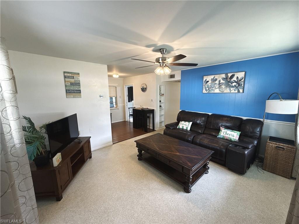 930 Narcissus St Property Photo 3