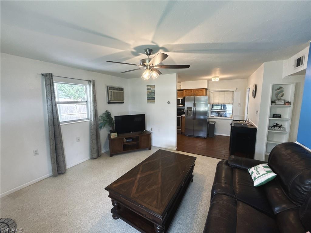 930 Narcissus St Property Photo 4