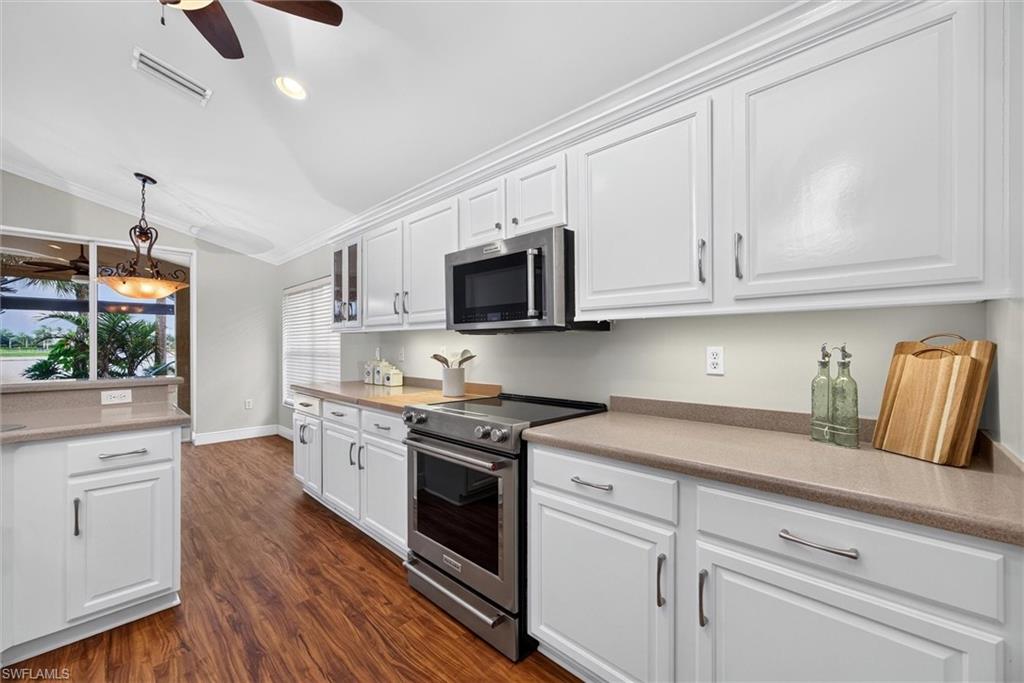 9283 Independence Way Property Photo 6