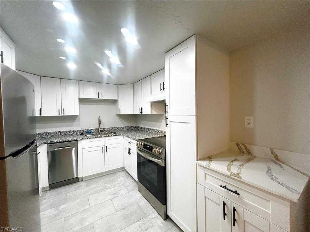 4906 Victoria Dr 103 Property Photo 3