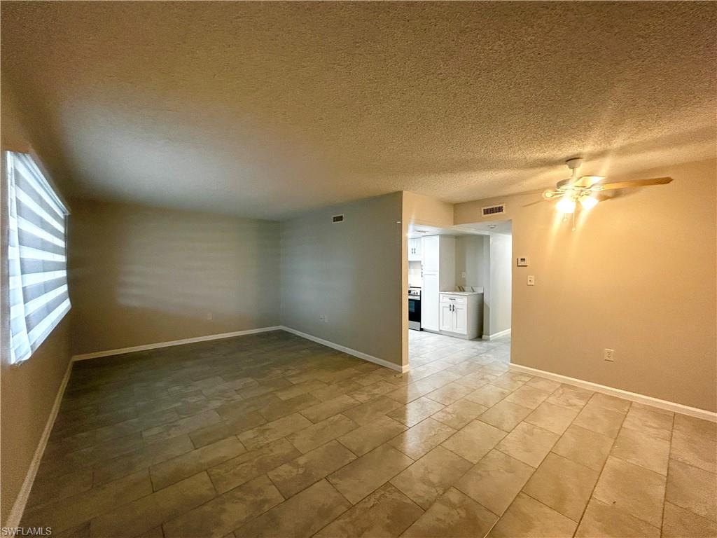 4906 Victoria Dr 103 Property Photo 4