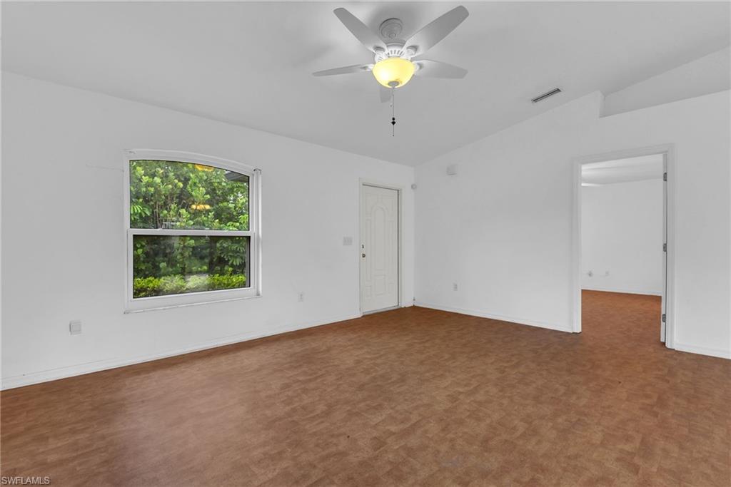 4904 5th St W Property Photo 10