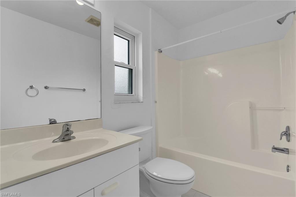 4904 5th St W Property Photo 17