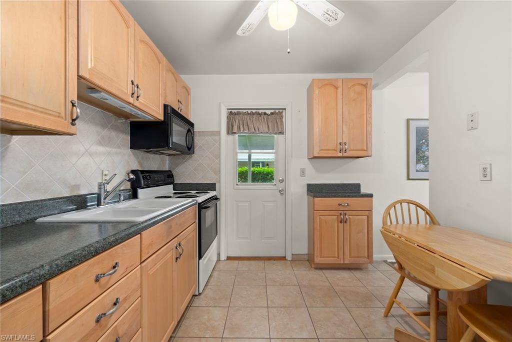 16 Dawn Flower Cir Property Photo 6