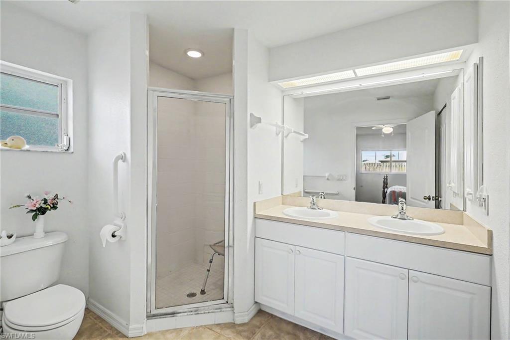 1108 Se 13th Pl Property Photo 16