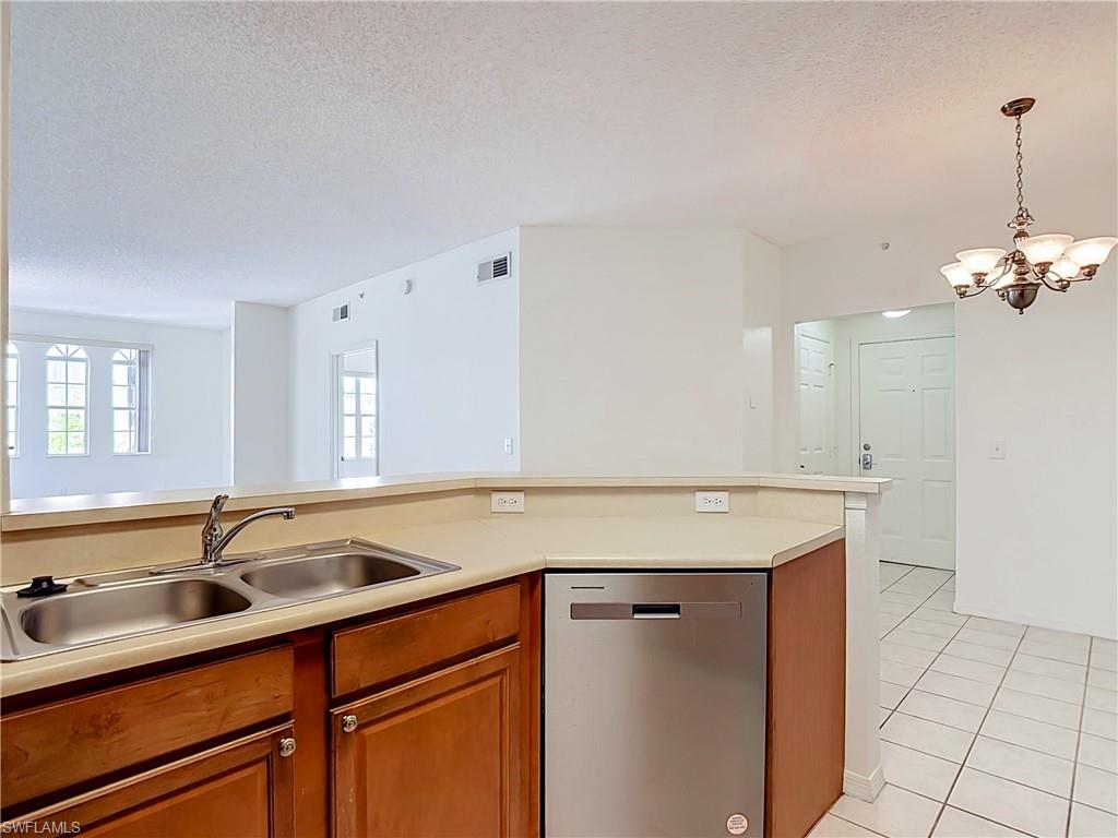 15585 Ocean Walk Cir 204 Property Photo 20