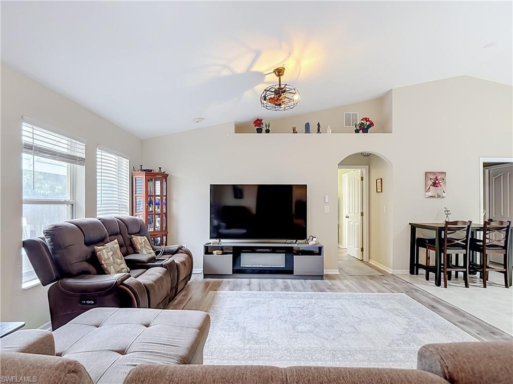 2221 Sw 3rd Ave Property Photo 5
