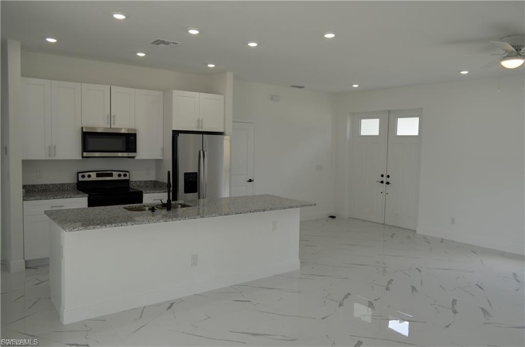 2611 Carol Pl Property Photo 2