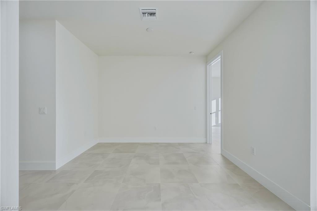 4818 30th St Sw Property Photo 5