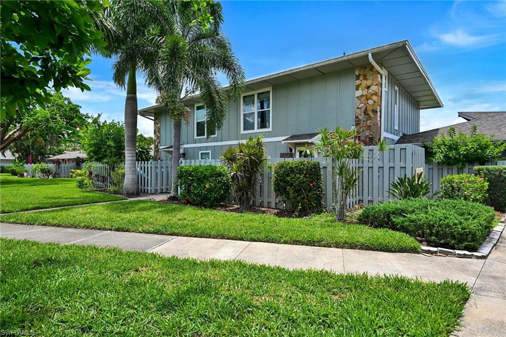 4259 Island Cir 3 Property Photo 2