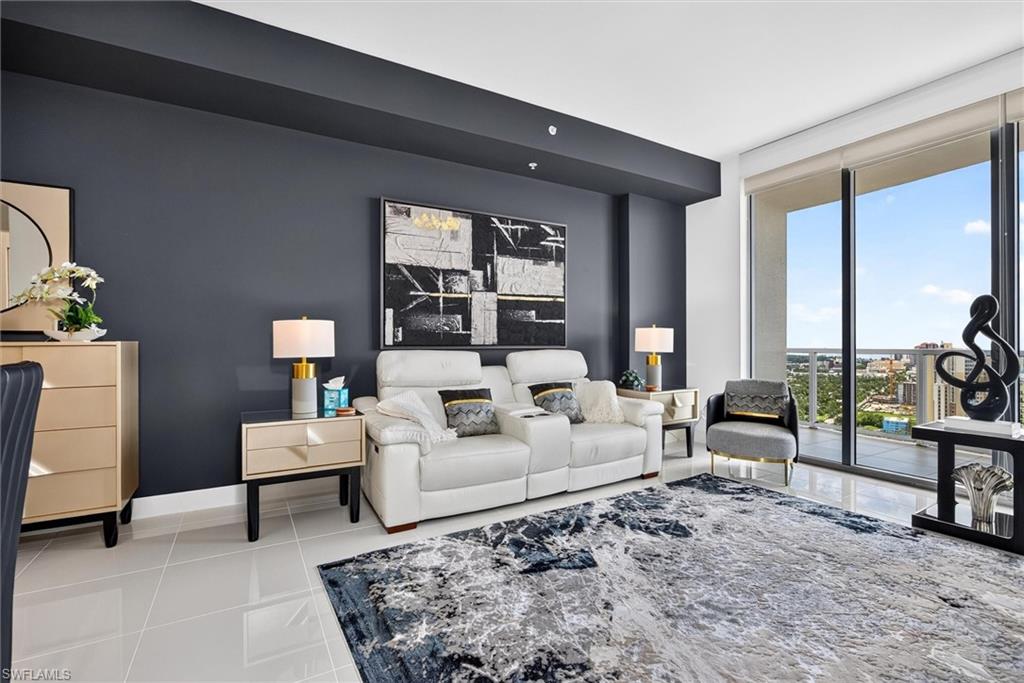 3000 Oasis Grand Blvd Mph3 Property Photo 8