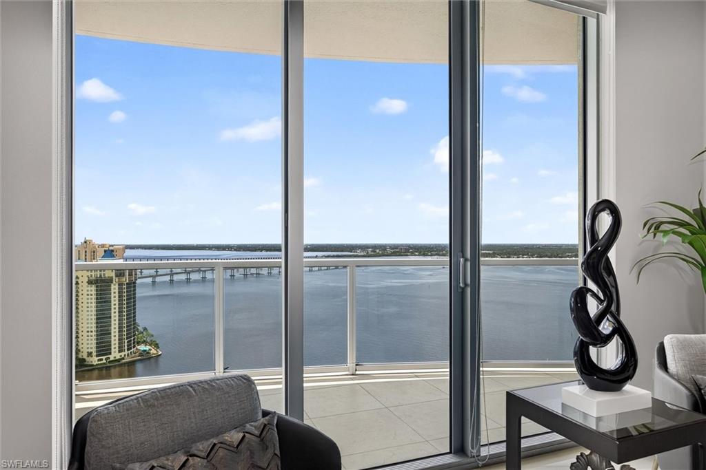3000 Oasis Grand Blvd Mph3 Property Photo 12