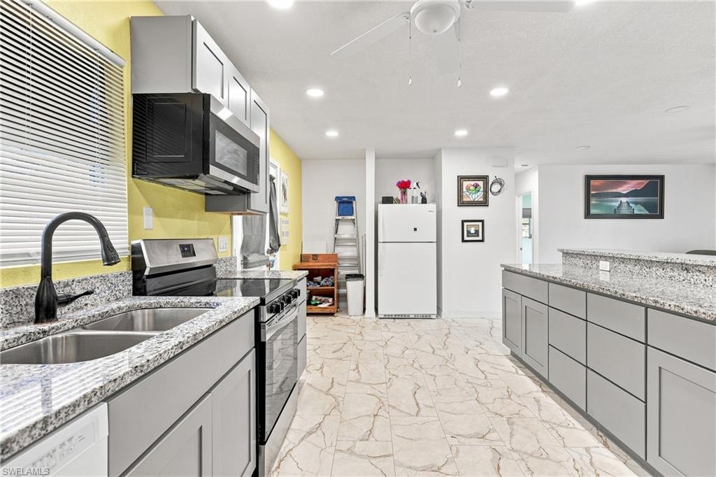 22018 Catherine Ave Property Photo 4