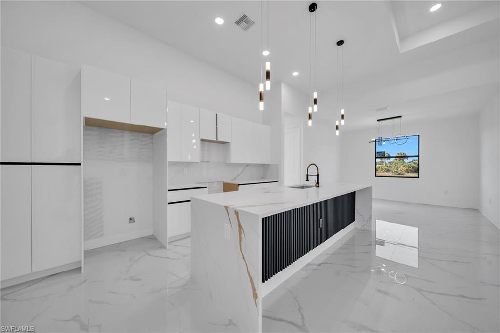 695 Whitmore Loop Property Photo 12