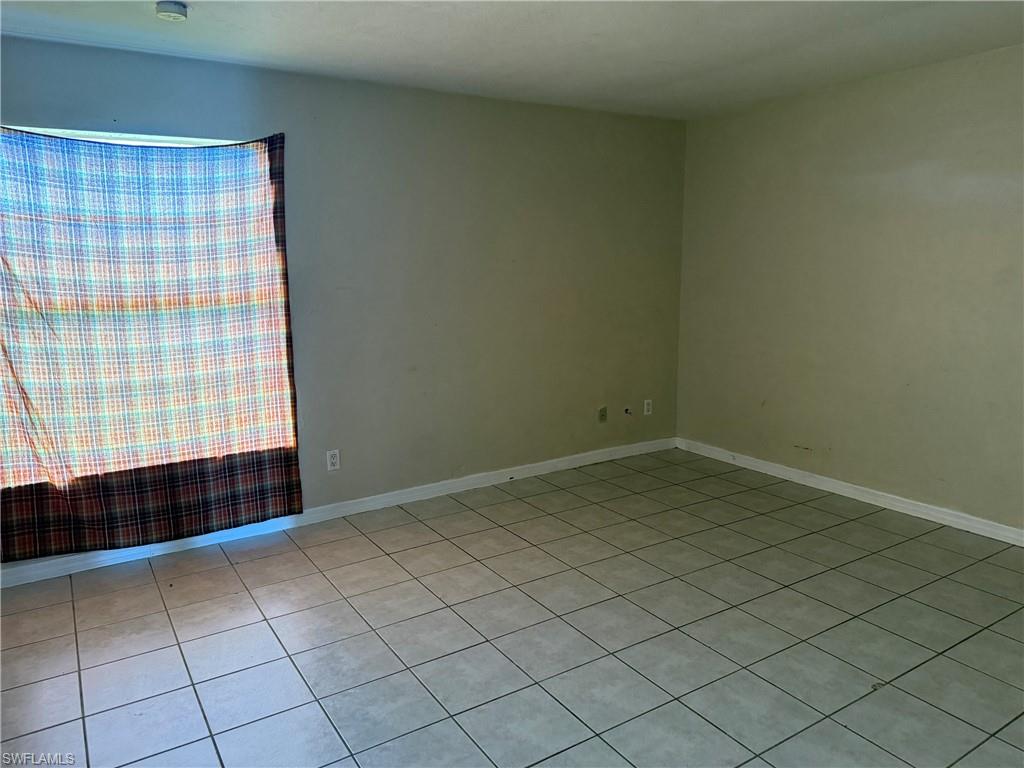 1131 S Loop Blvd Property Photo 5