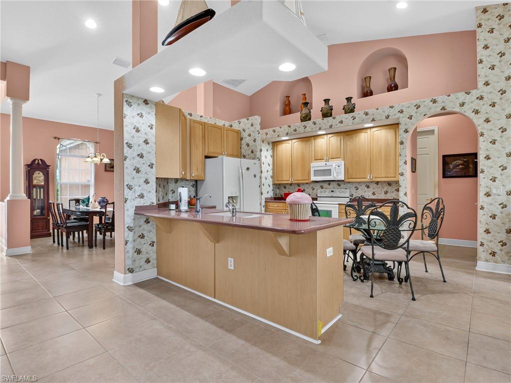 2305 Kismet Pkwy W Property Photo 12