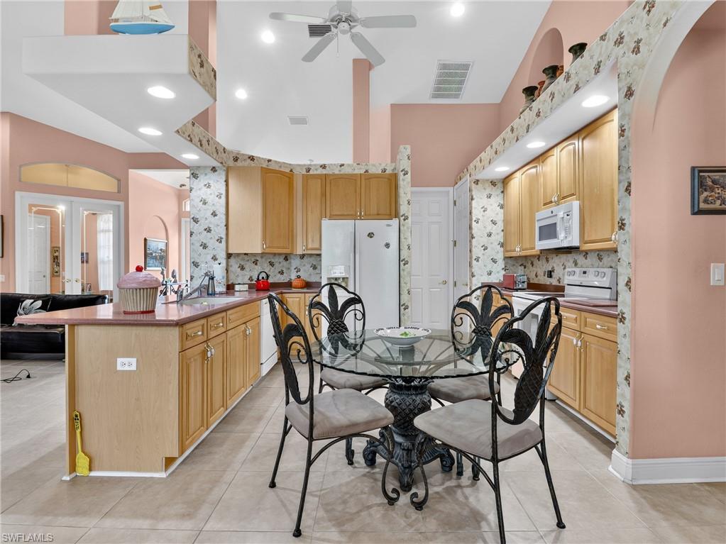 2305 Kismet Pkwy W Property Photo 14