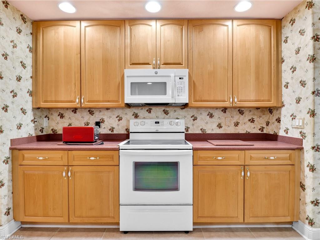 2305 Kismet Pkwy W Property Photo 17