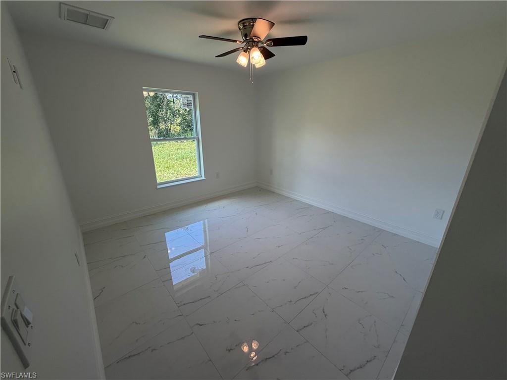 107 Concord Loop Property Photo 8