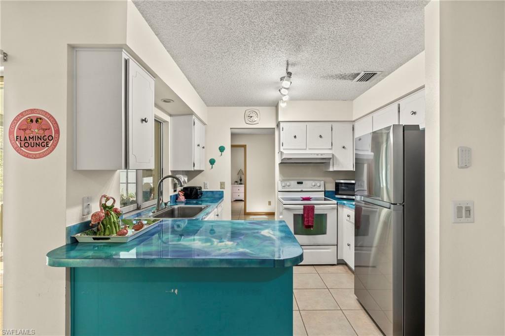 4380 Saint Clair Ave W Property Photo 6
