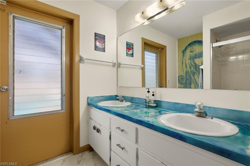 4380 Saint Clair Ave W Property Photo 19