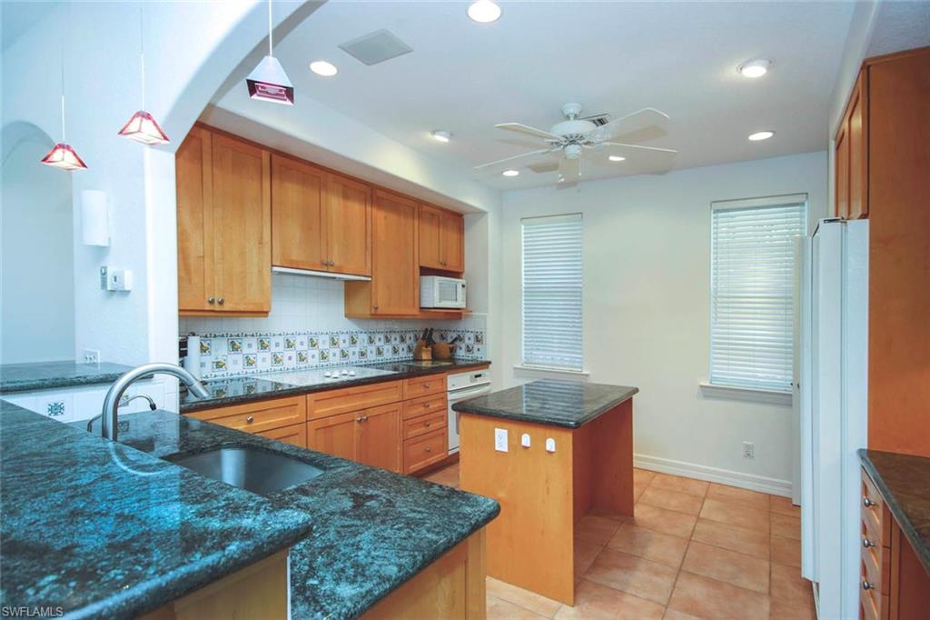 580 Sea Oats Dr Property Photo 8