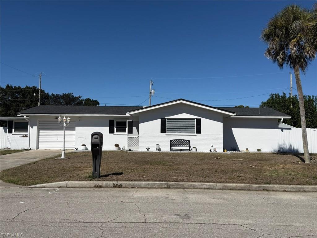 129 E Lake Dr Property Photo 7