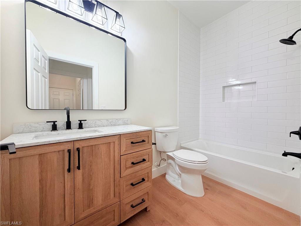 11001 Sea Tropic Ln Property Photo 7