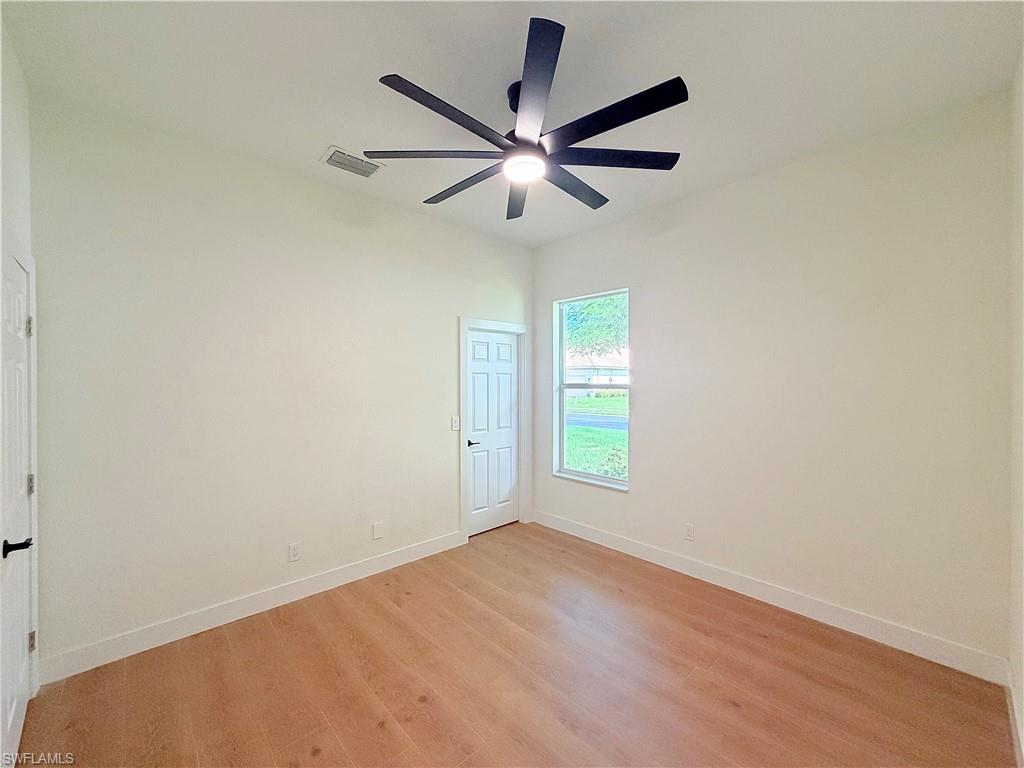 11001 Sea Tropic Ln Property Photo 9