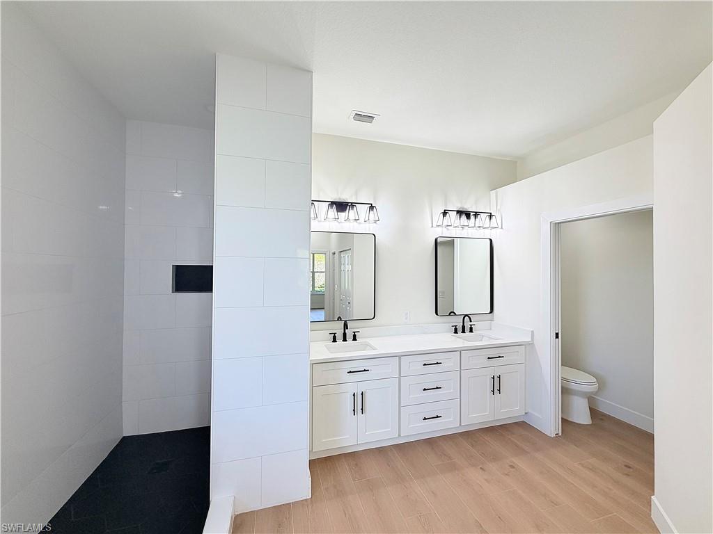 11001 Sea Tropic Ln Property Photo 15