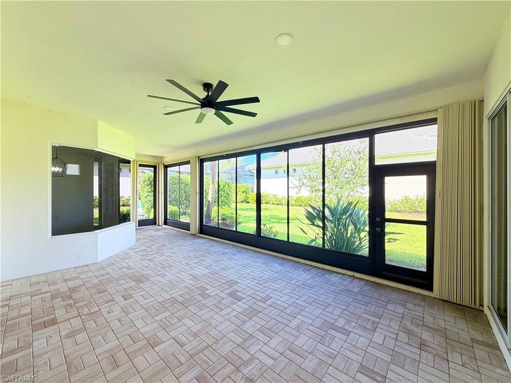 11001 Sea Tropic Ln Property Photo 17