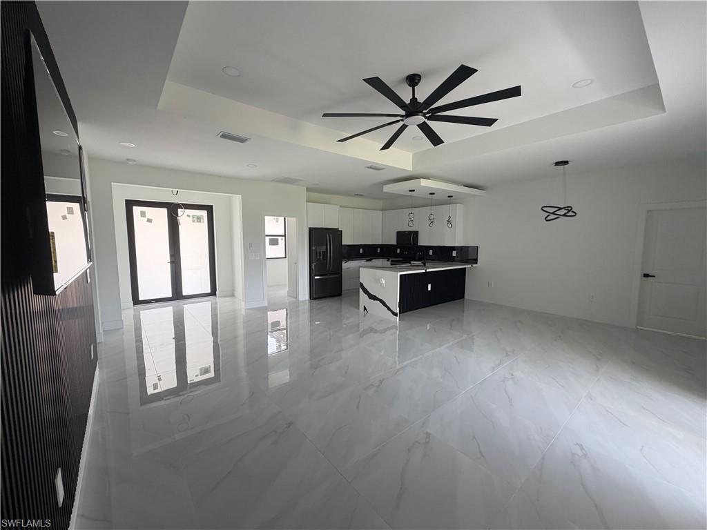 6042 Langdon Ave Property Photo 4
