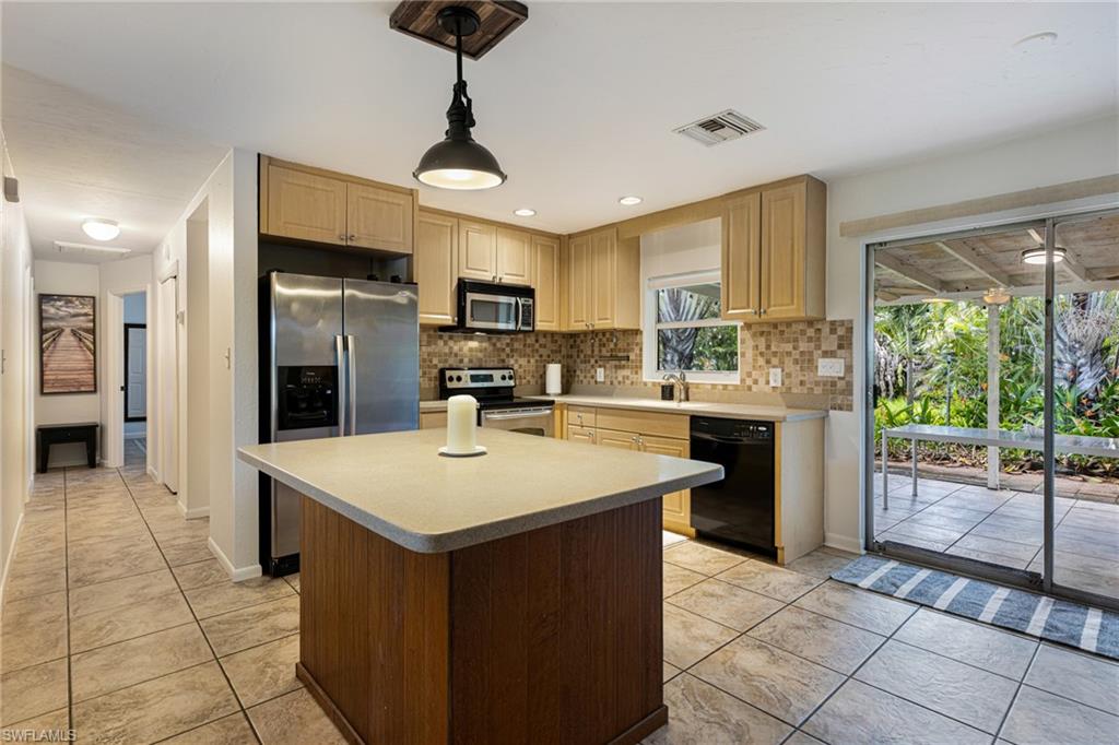 18597 Marco Blvd Property Photo 2