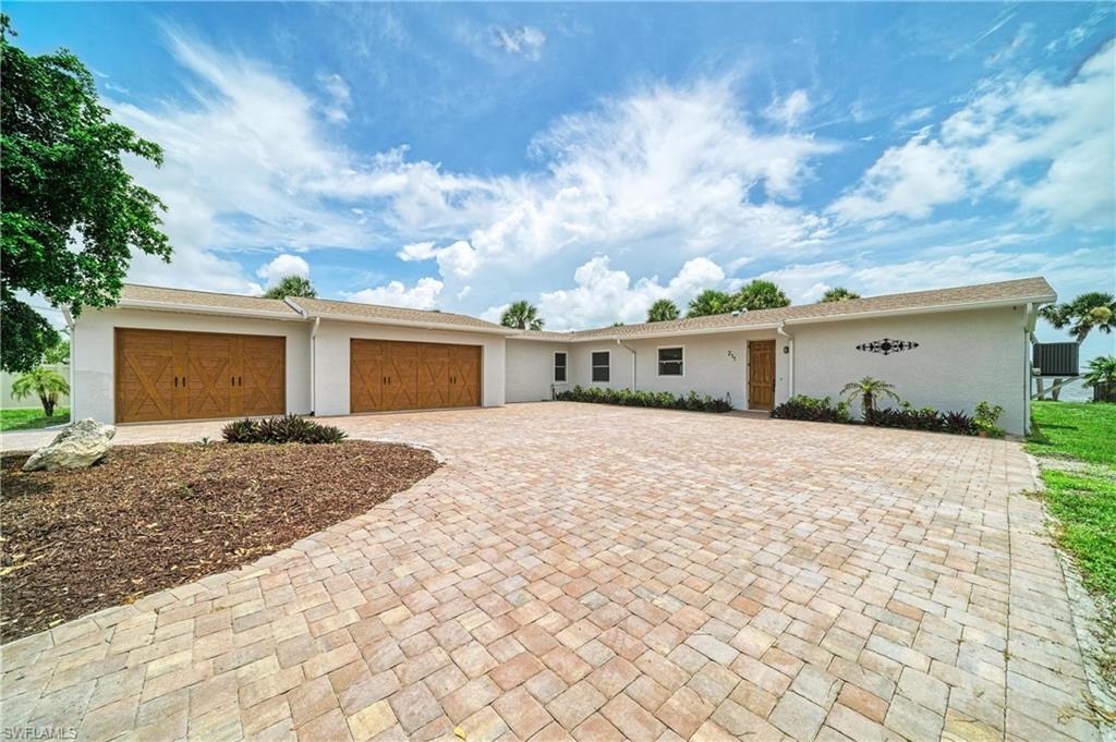 211 Bahia Vista Dr Property Photo 1