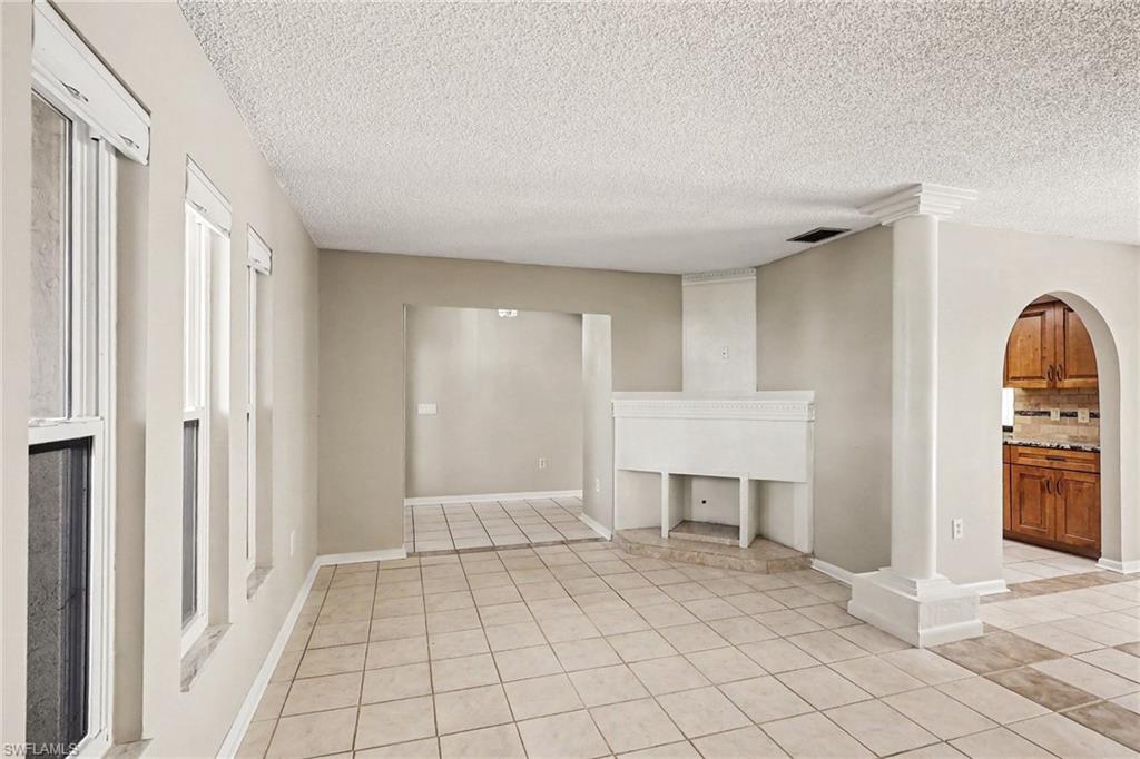 2205 Se 10th Pl Property Photo 5