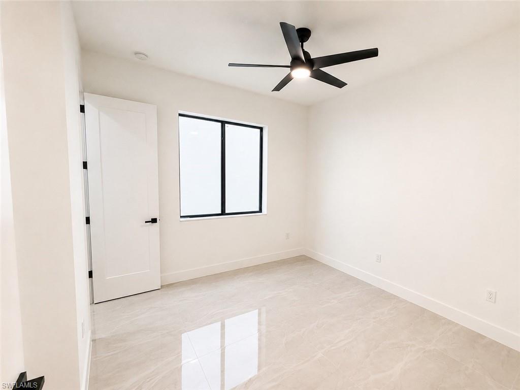 447 Rathburn St Property Photo 8