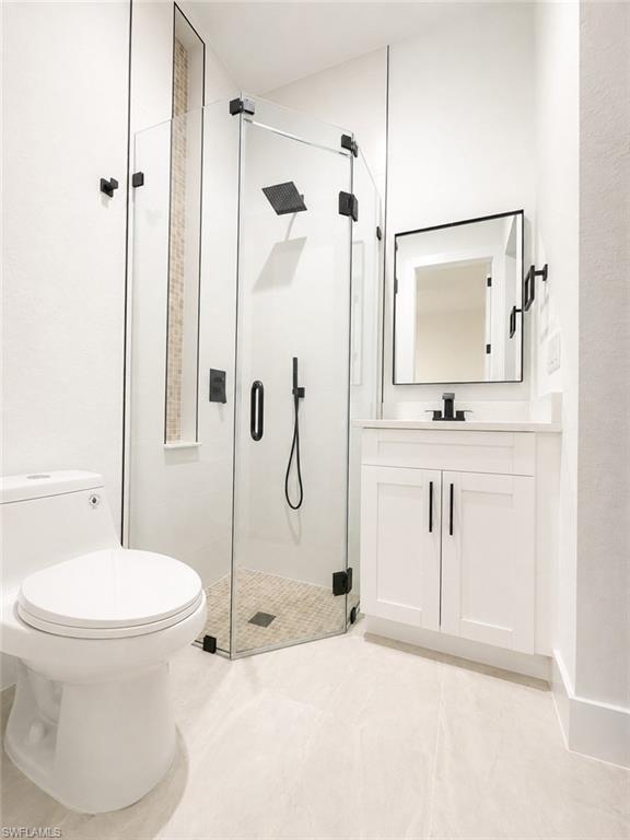 447 Rathburn St Property Photo 10