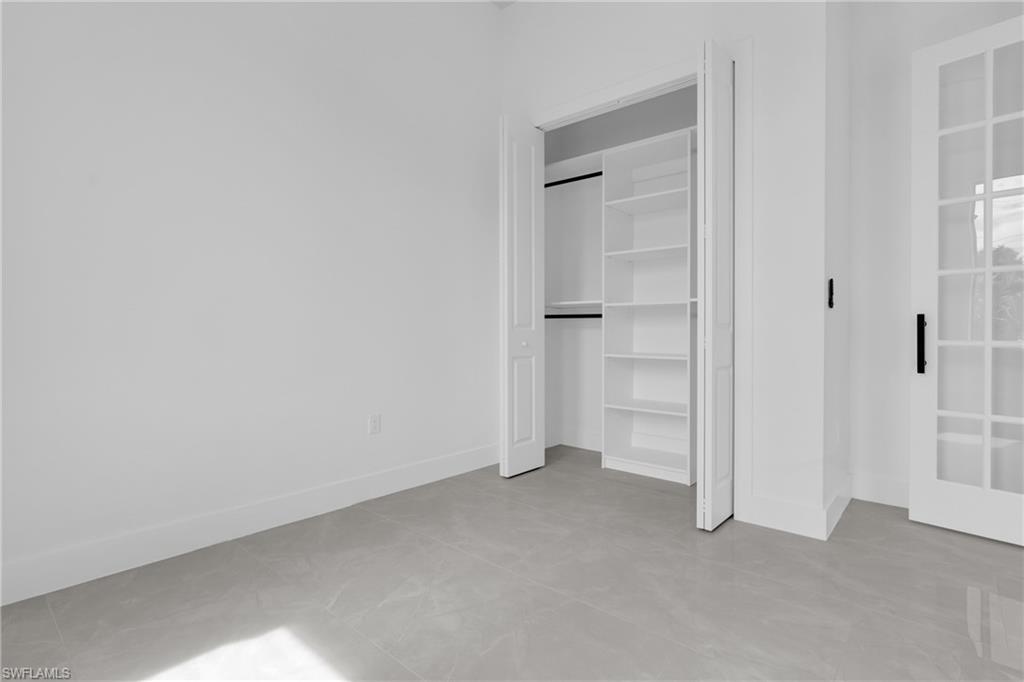 447 Rathburn St Property Photo 20