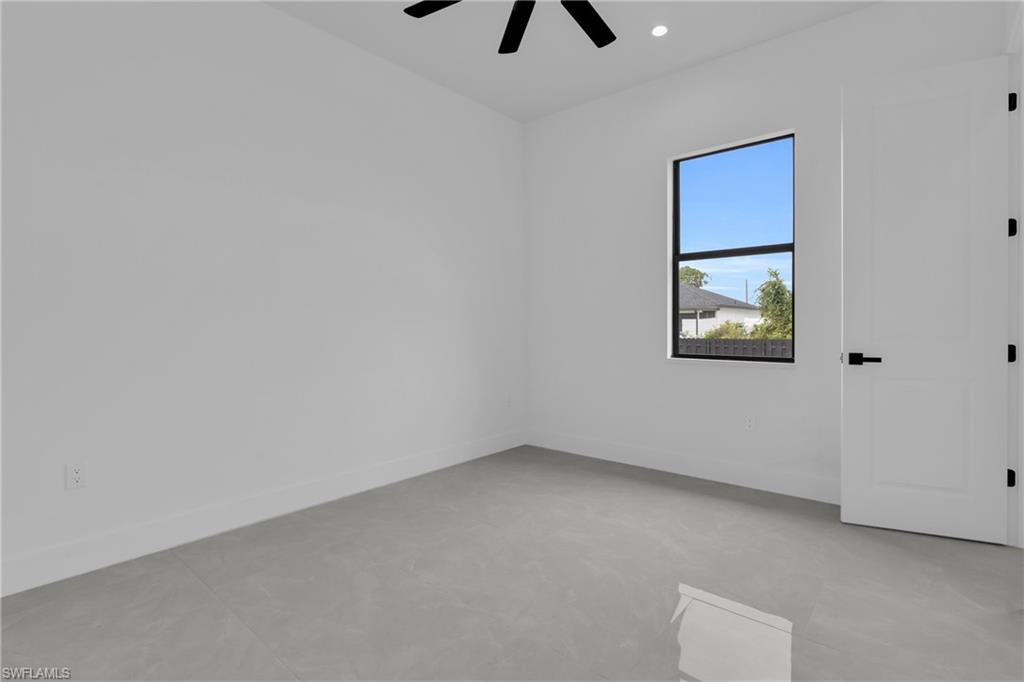 447 Rathburn St Property Photo 35