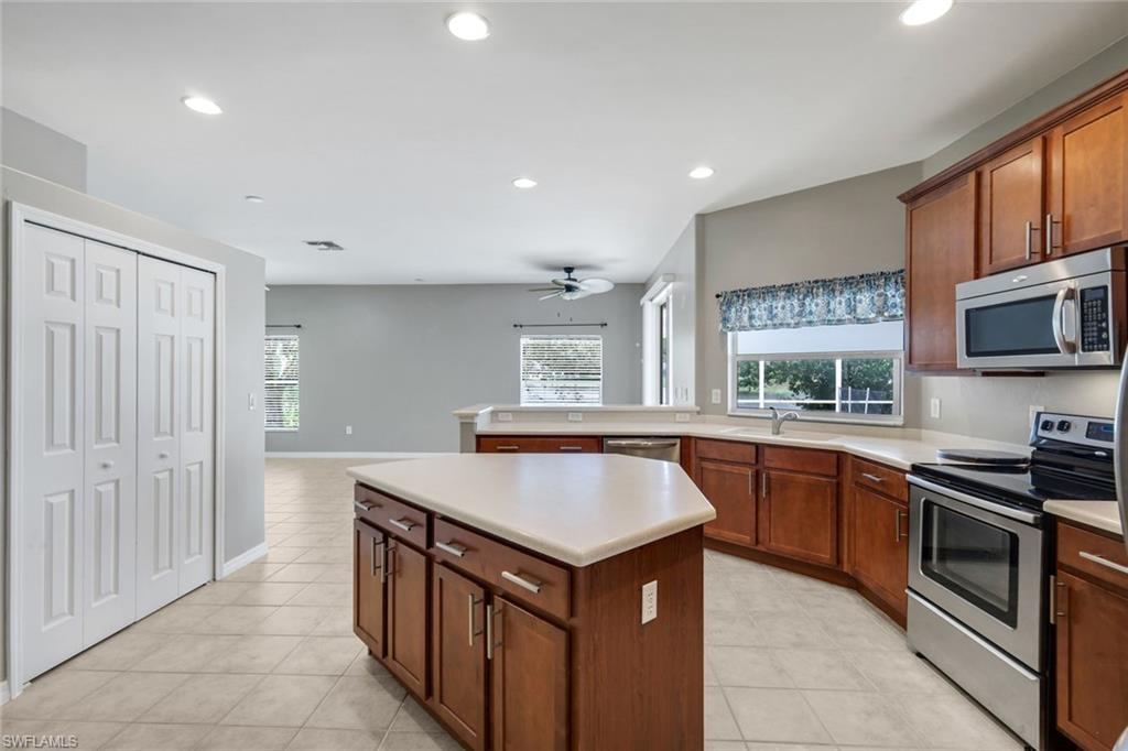 2563 Nature Pointe Loop Property Photo 9
