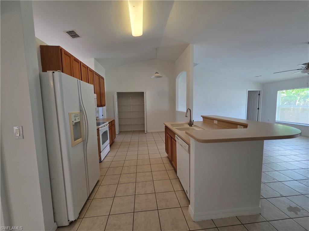 1014 Nw 31st Pl Property Photo 8