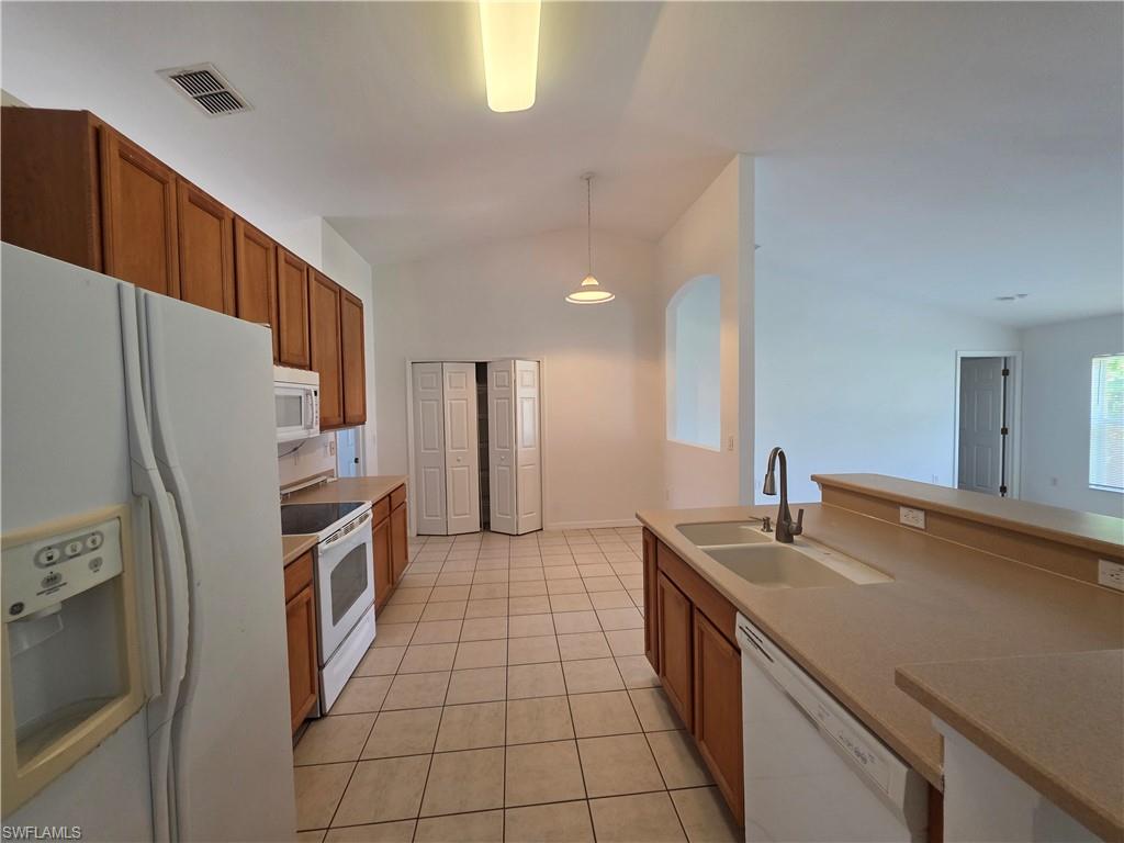 1014 Nw 31st Pl Property Photo 9