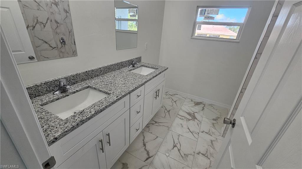 2913 Connie Ave N Property Photo 8