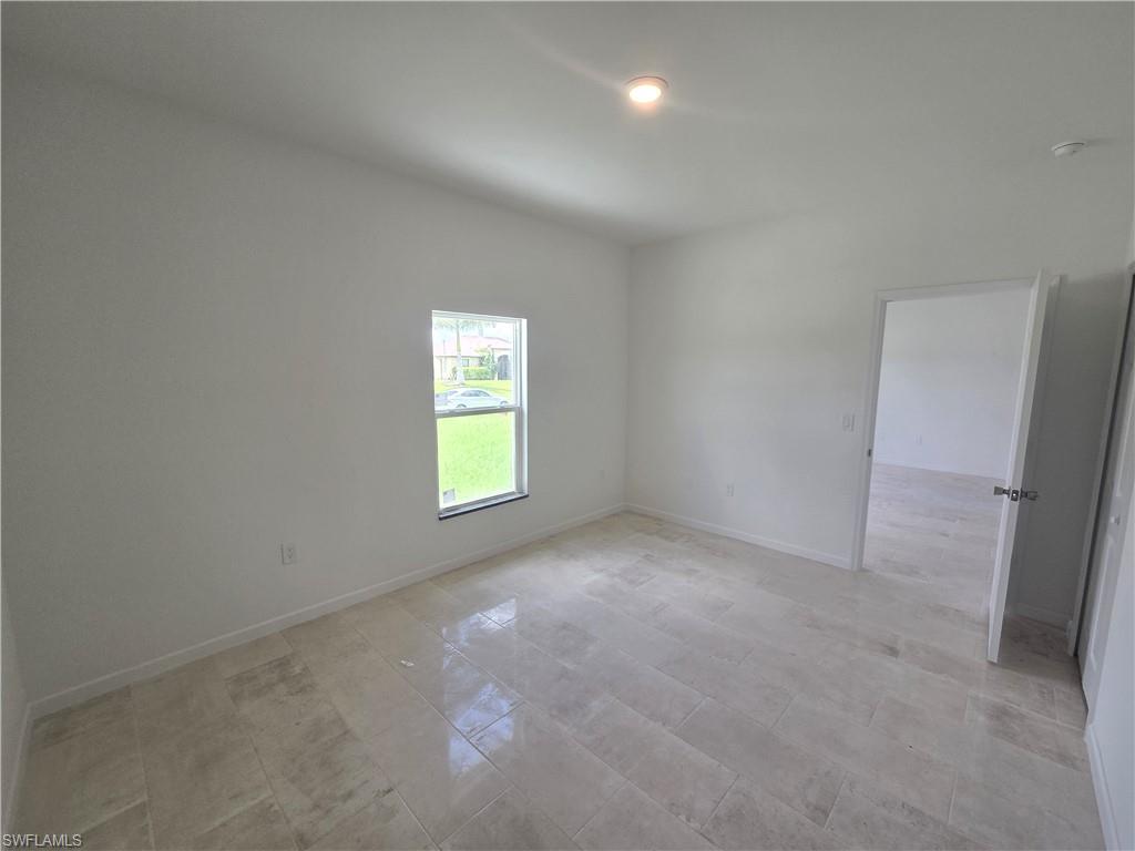 53 Joan Ave S Property Photo 9