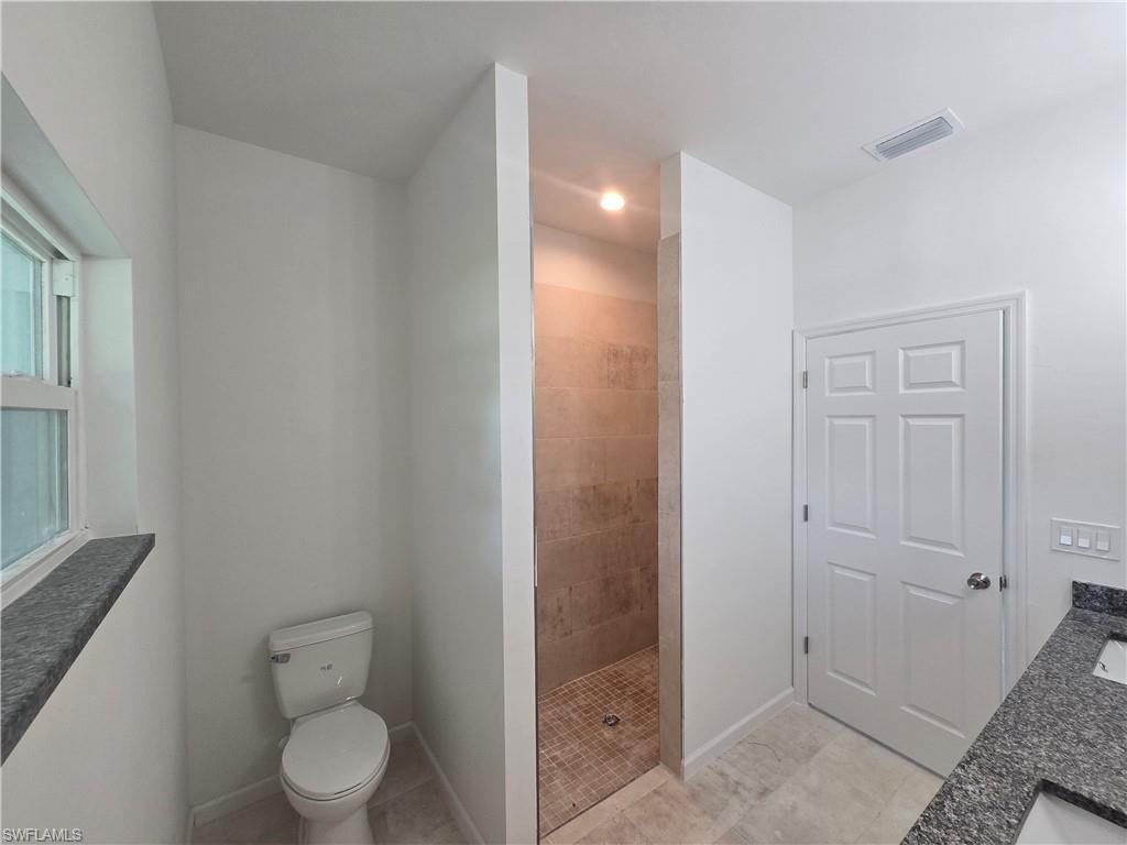 53 Joan Ave S Property Photo 12