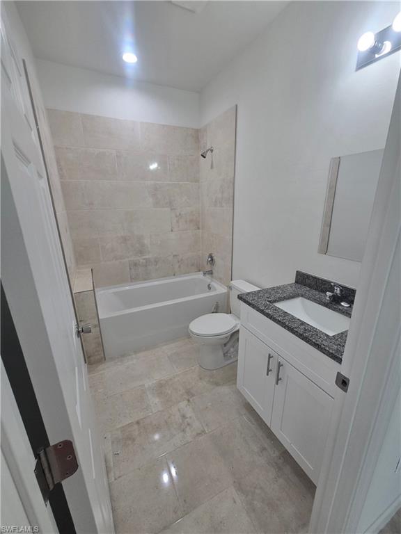 53 Joan Ave S Property Photo 14