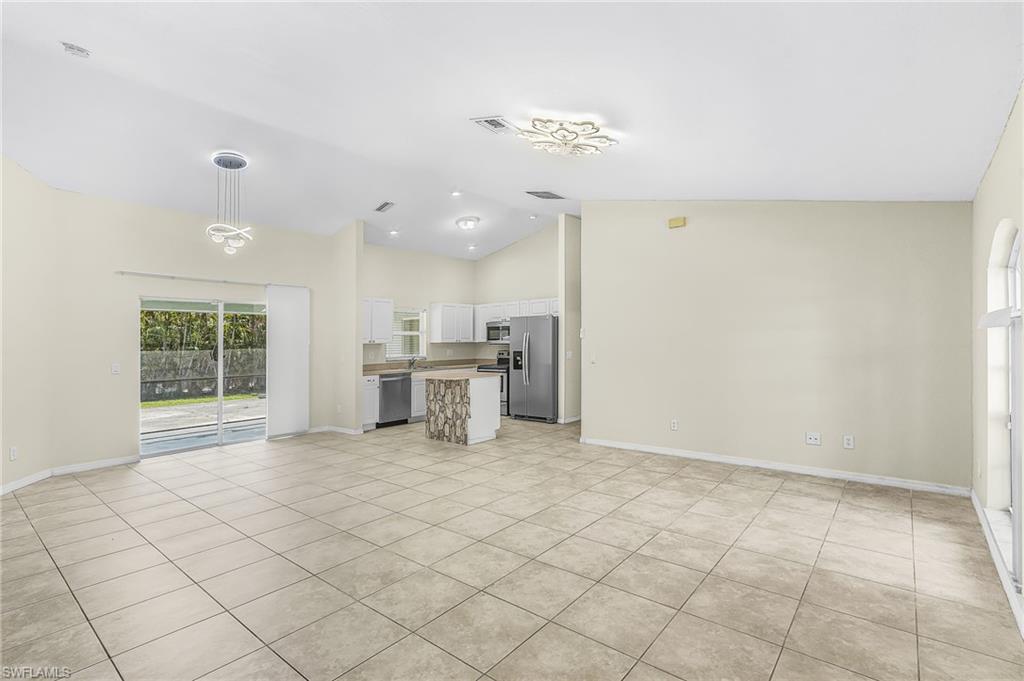 5215 SW 16th PL Property Photo 1