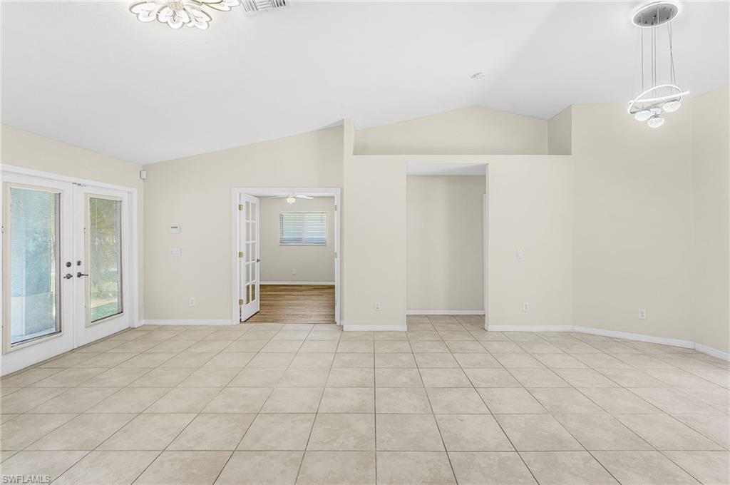 5215 Sw 16th Pl Property Photo 2