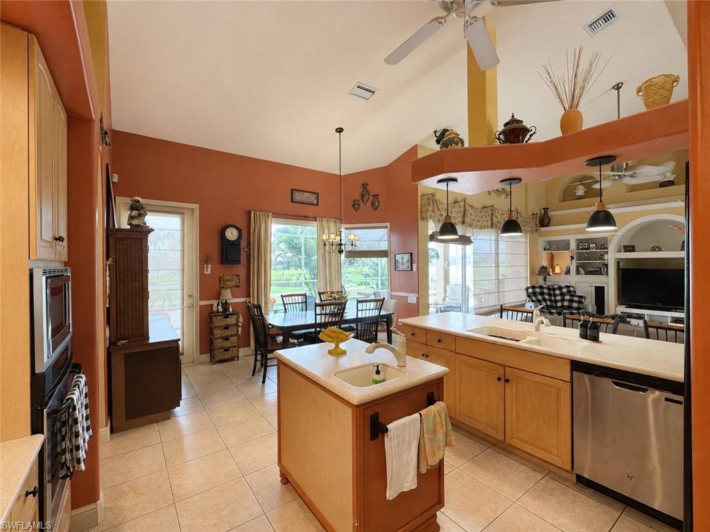11978 King James Ct Property Photo 13