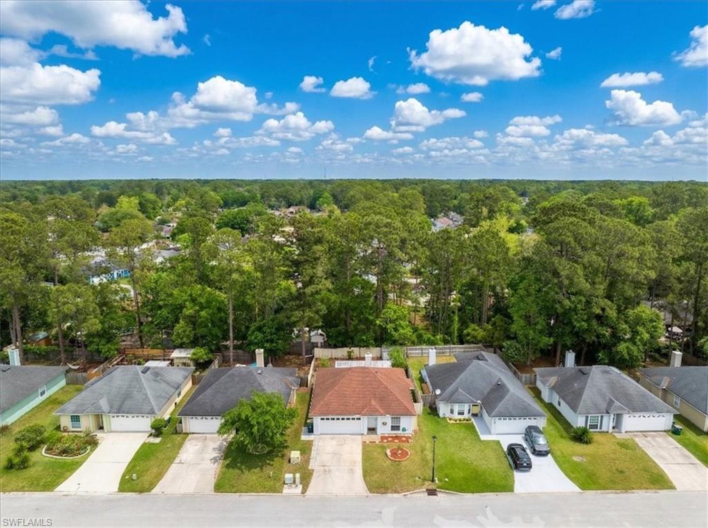 11179 Bentley Trace Ln E Property Photo 17